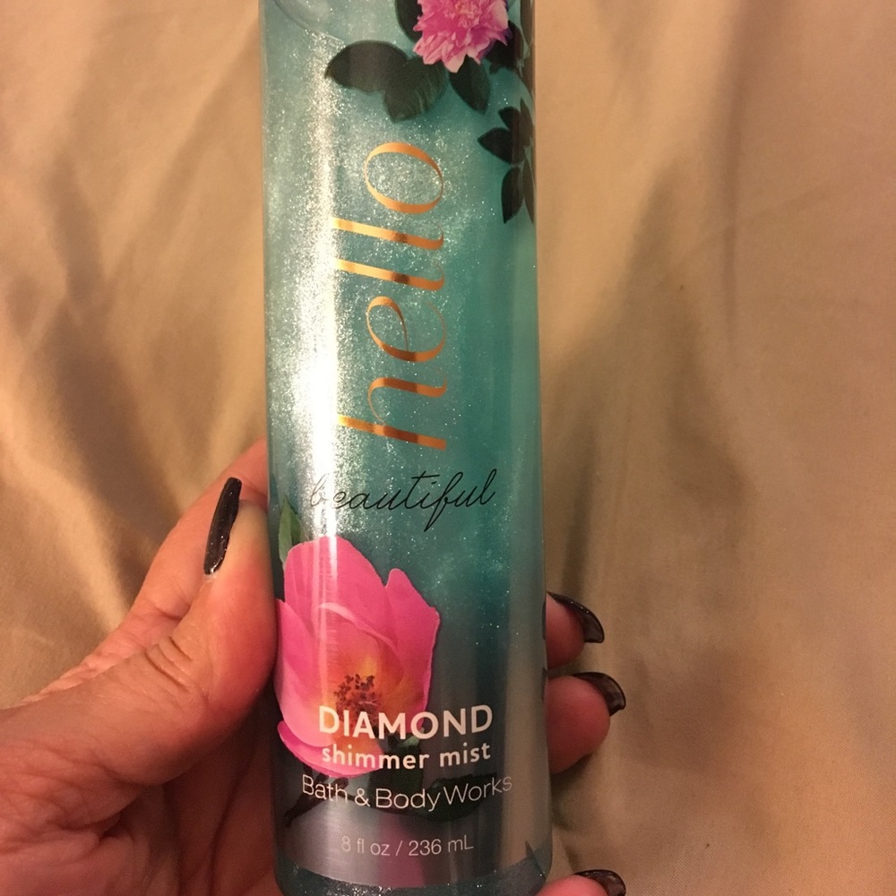 Bath and body shimmer mist